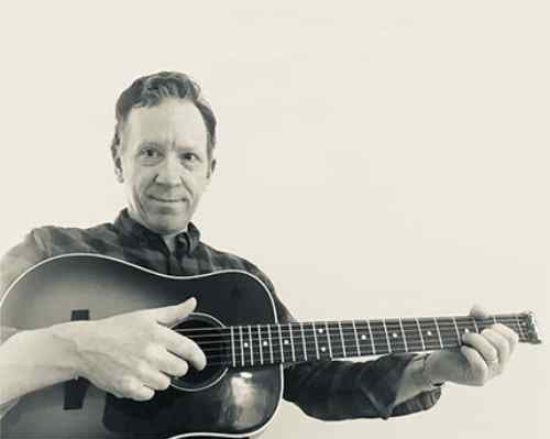 Bill-Janovitz-Traveler Guitar®