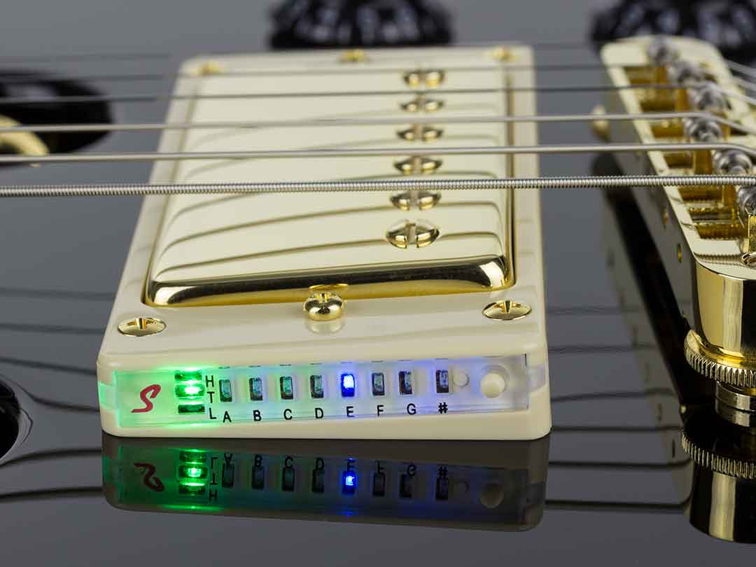 EG-1C-e-tuner-Traveler Guitar®