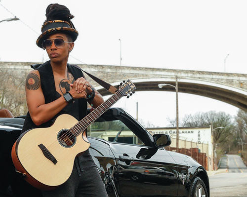 MICHELLE_ANTOINETTE_NELSON_CL3E_833e72e7-83dc-4076-a9b3-a7be40648427-Traveler Guitar®