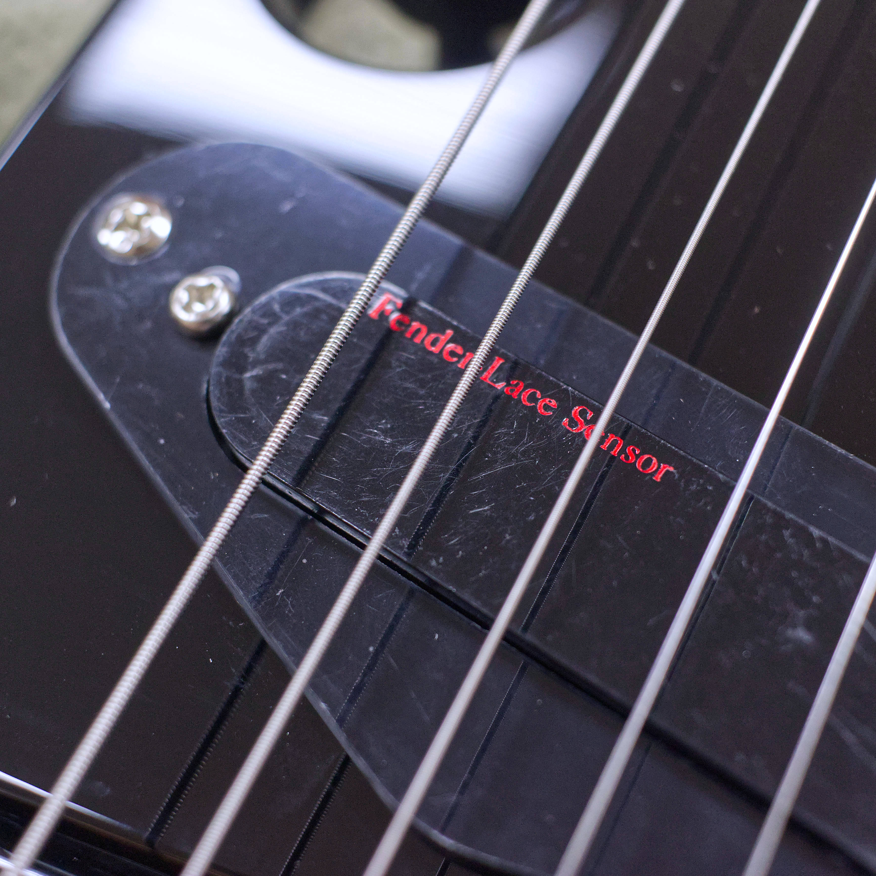 Speedster Standard Mod Shop (Gloss Black/ Fender Lace Sensor/ Locking Tuners)-Traveler Guitar®