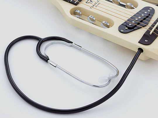 Pro-Series Standard guitars feature a passive stethophone for private practice
