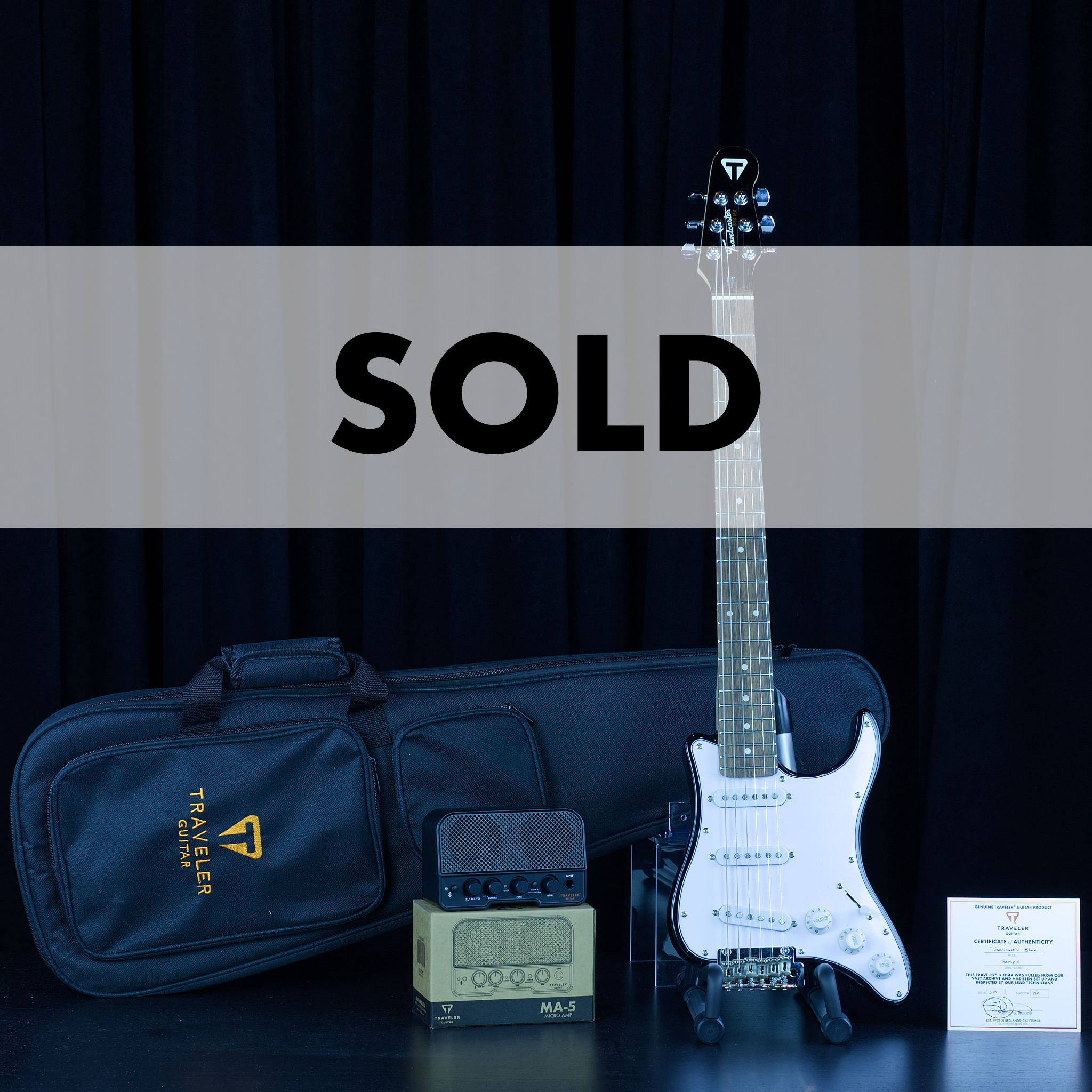 Travelcaster Deluxe Black Gloss w/White Pick Guard