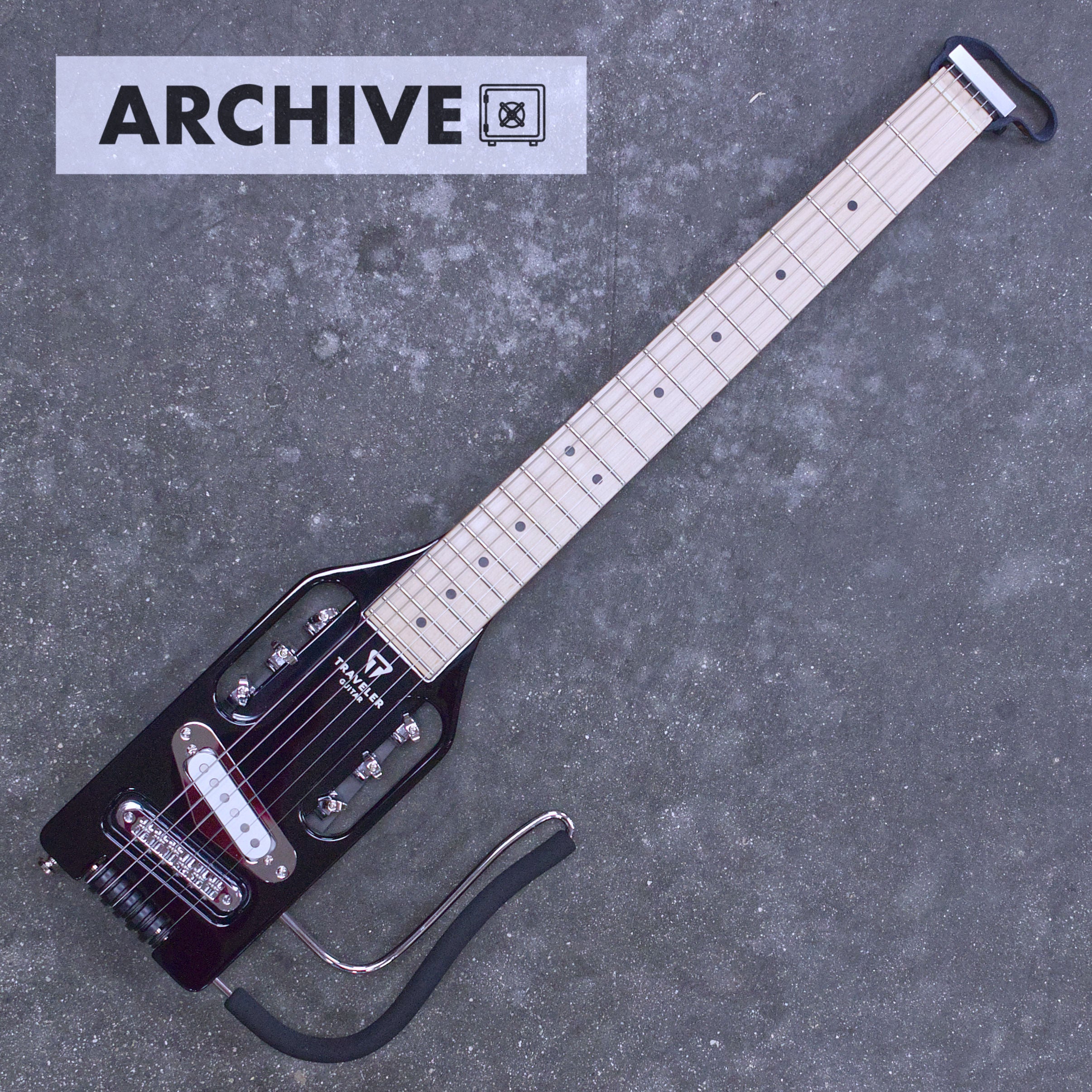 Ultra-light Electric (Gloss Black/Maple)-Traveler Guitar®