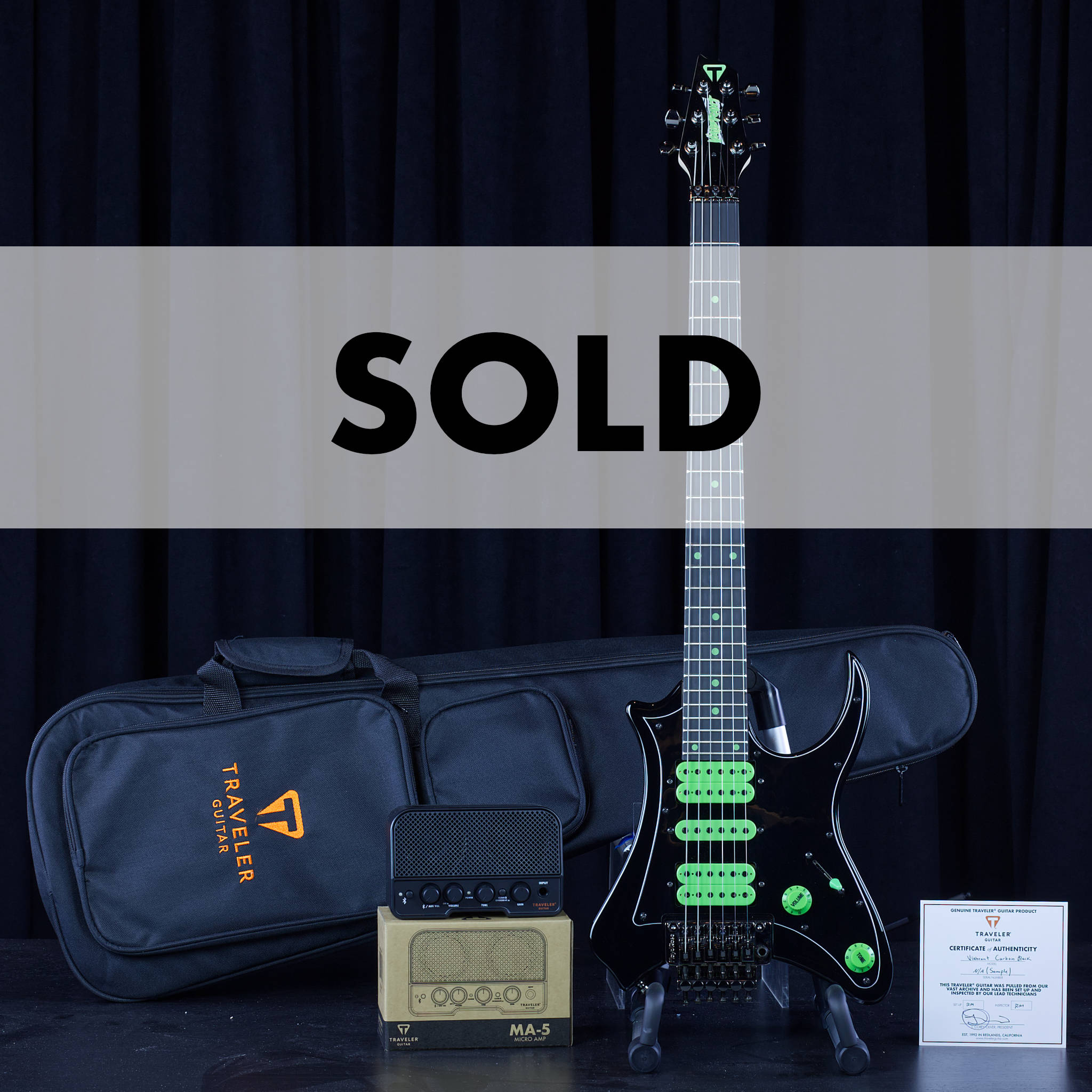 Vaibrant® Deluxe (Cosmic Black)-Traveler Guitar®