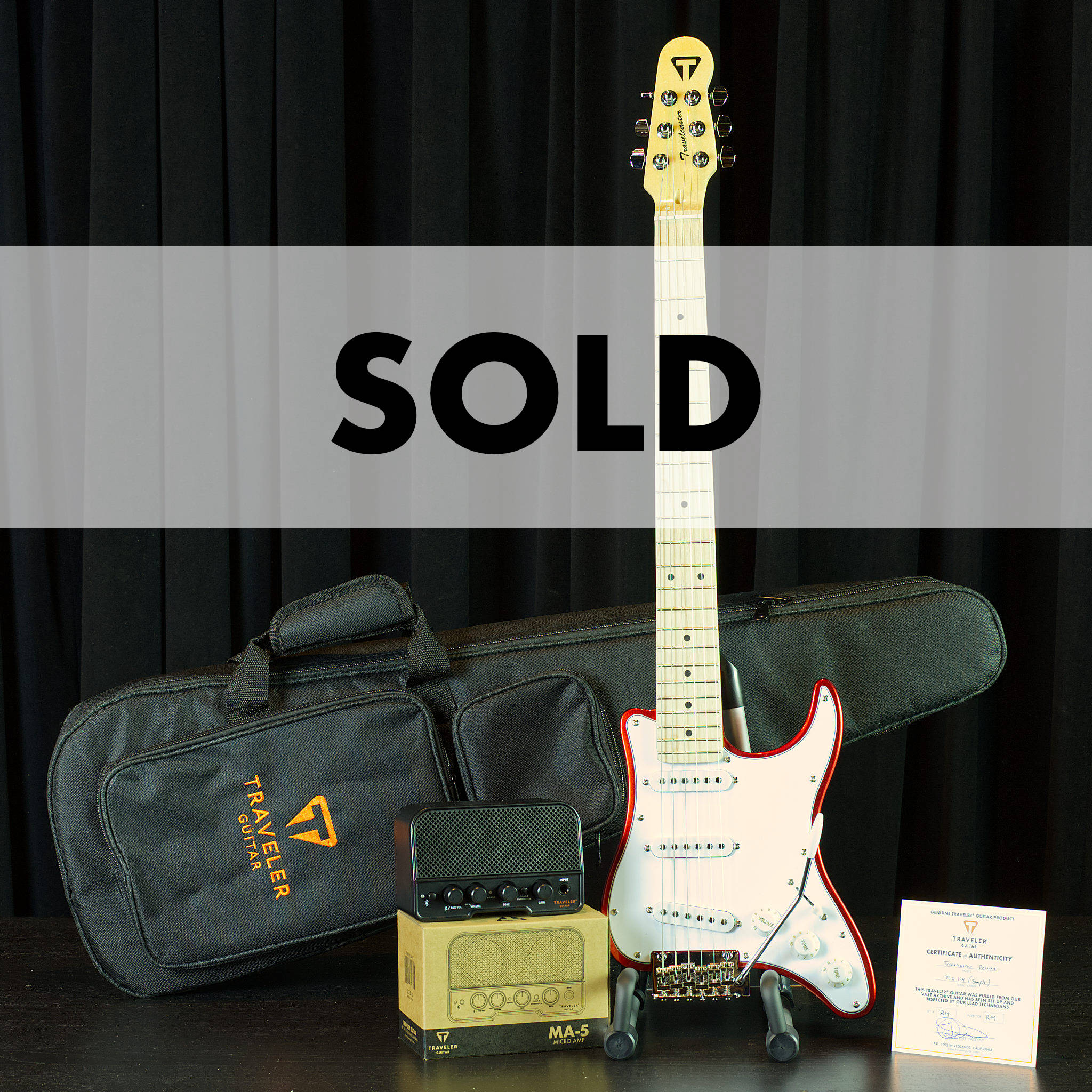 Travelcaster Deluxe (Candy Apple Red) front