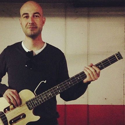 Alex Gaspar - Traveler Guitar®