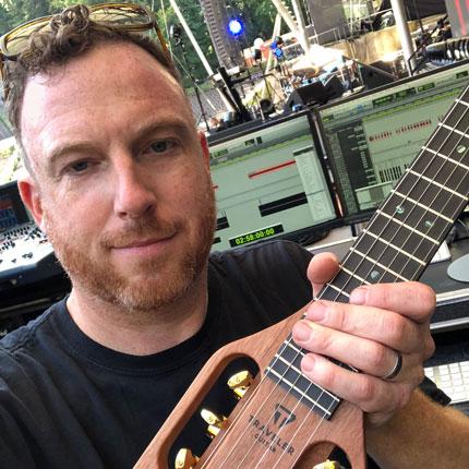 Dan Roe - Traveler Guitar®