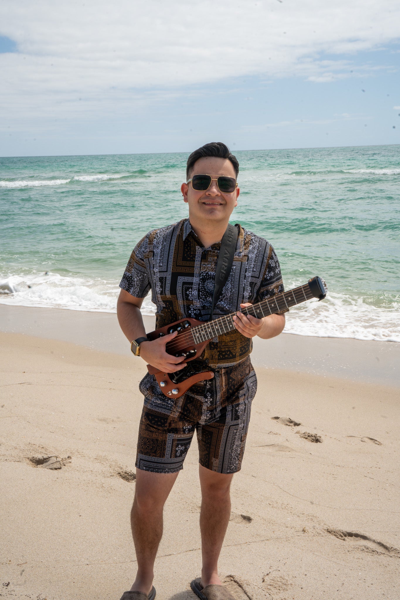 Danny de León - Traveler Guitar®