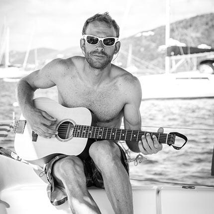 Lowell Bailey - Traveler Guitar®