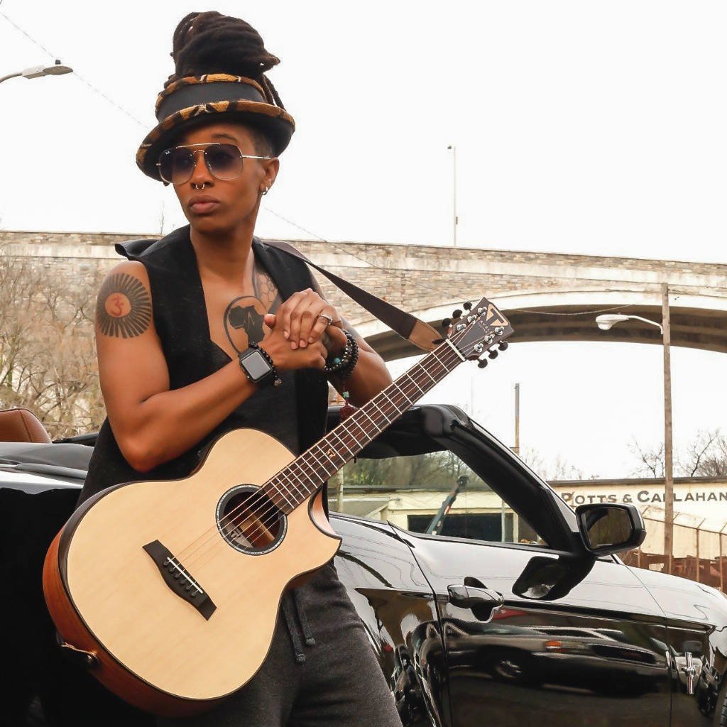 Michelle Nelson - Traveler Guitar®