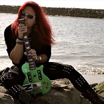 Ronny North - Traveler Guitar®