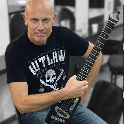 Wolf Hoffmann - Traveler Guitar®