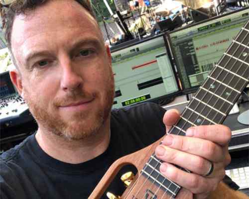 DAN-ROE-PRO-SERIES-DELUXE_988beb6a-2fb4-4204-85c3-1b7cd4c61284-Traveler Guitar®