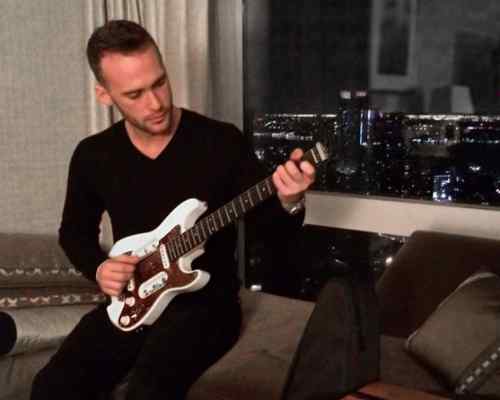 Hanan-Rubenstein_4603a9dc-61cd-4808-a057-ae672d04a4d2-Traveler Guitar®