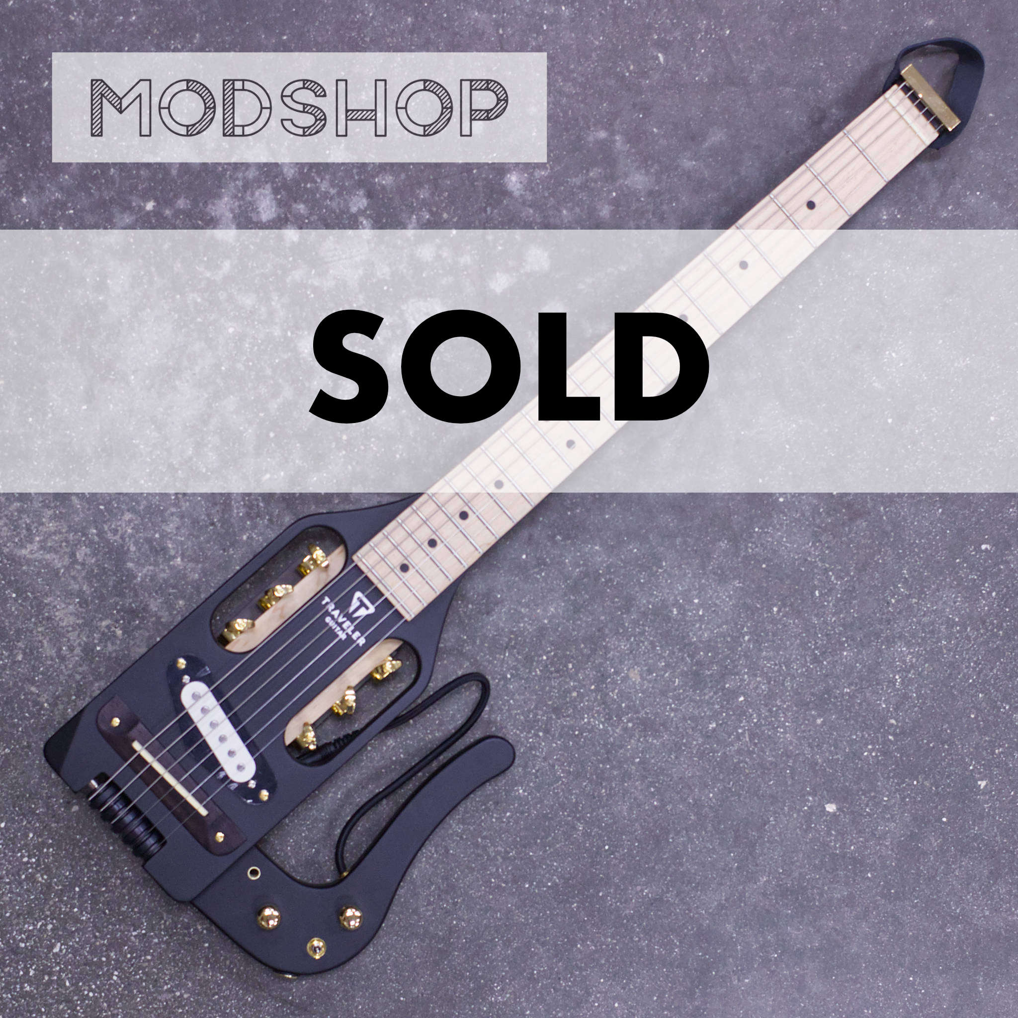 Traveler Guitar Pro-Series (Matte Black/ Gold Hardware/ Locking