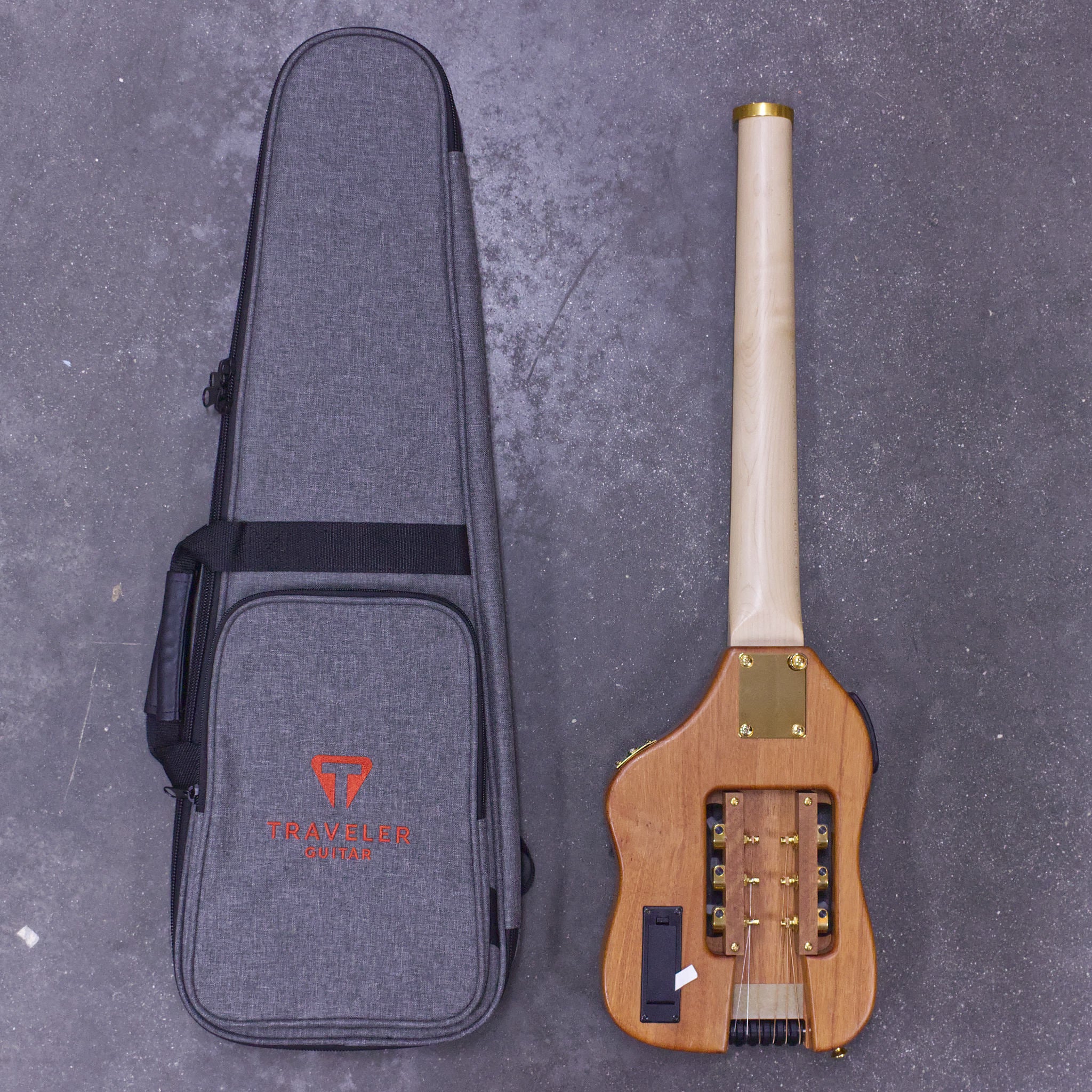TRAVELER GUITAR ESCAPE 美品　完動品　添付品すべてあり Archive-Original Escape Acoustic-Electric Guitar (Brown