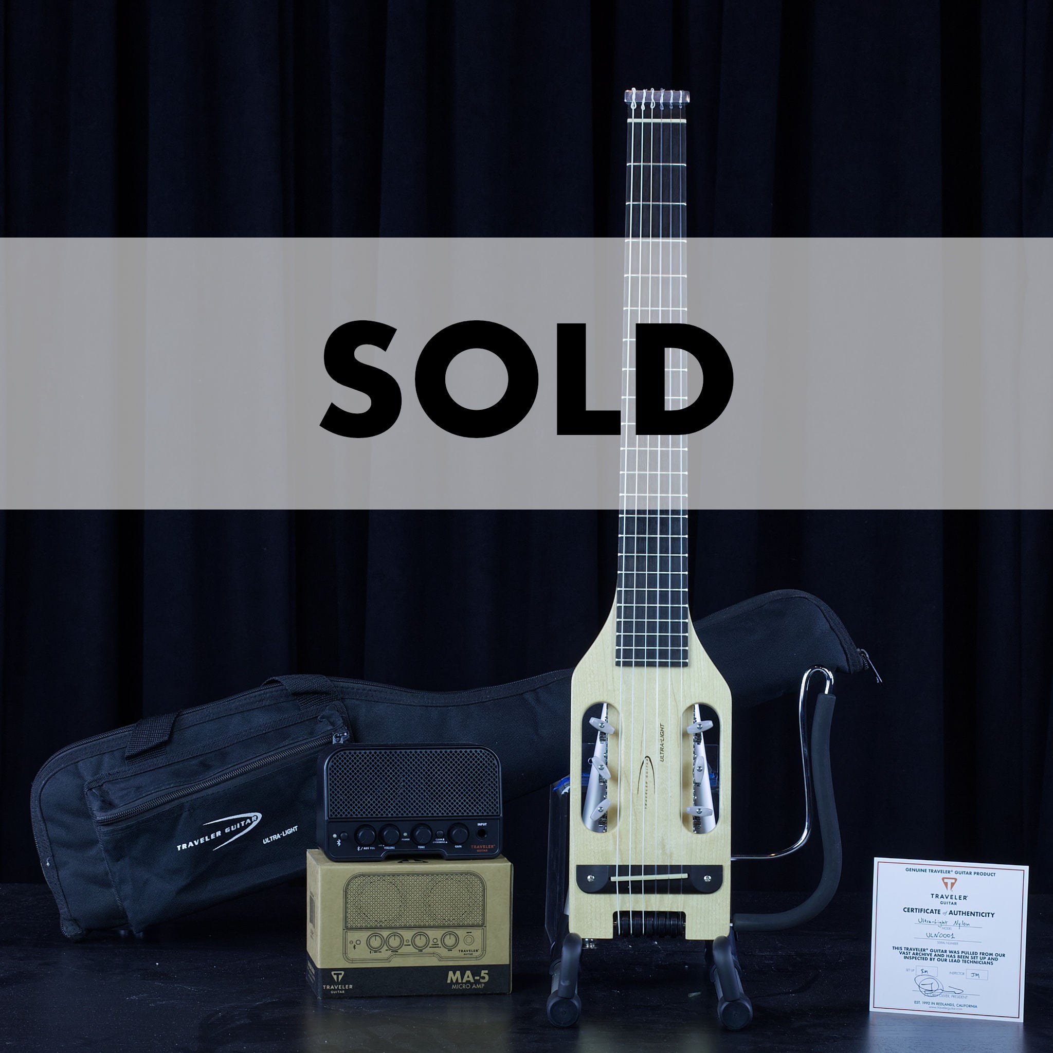 Traveler Guitar Ultra-Light Acoustic (Maple) Acoustic-Electric