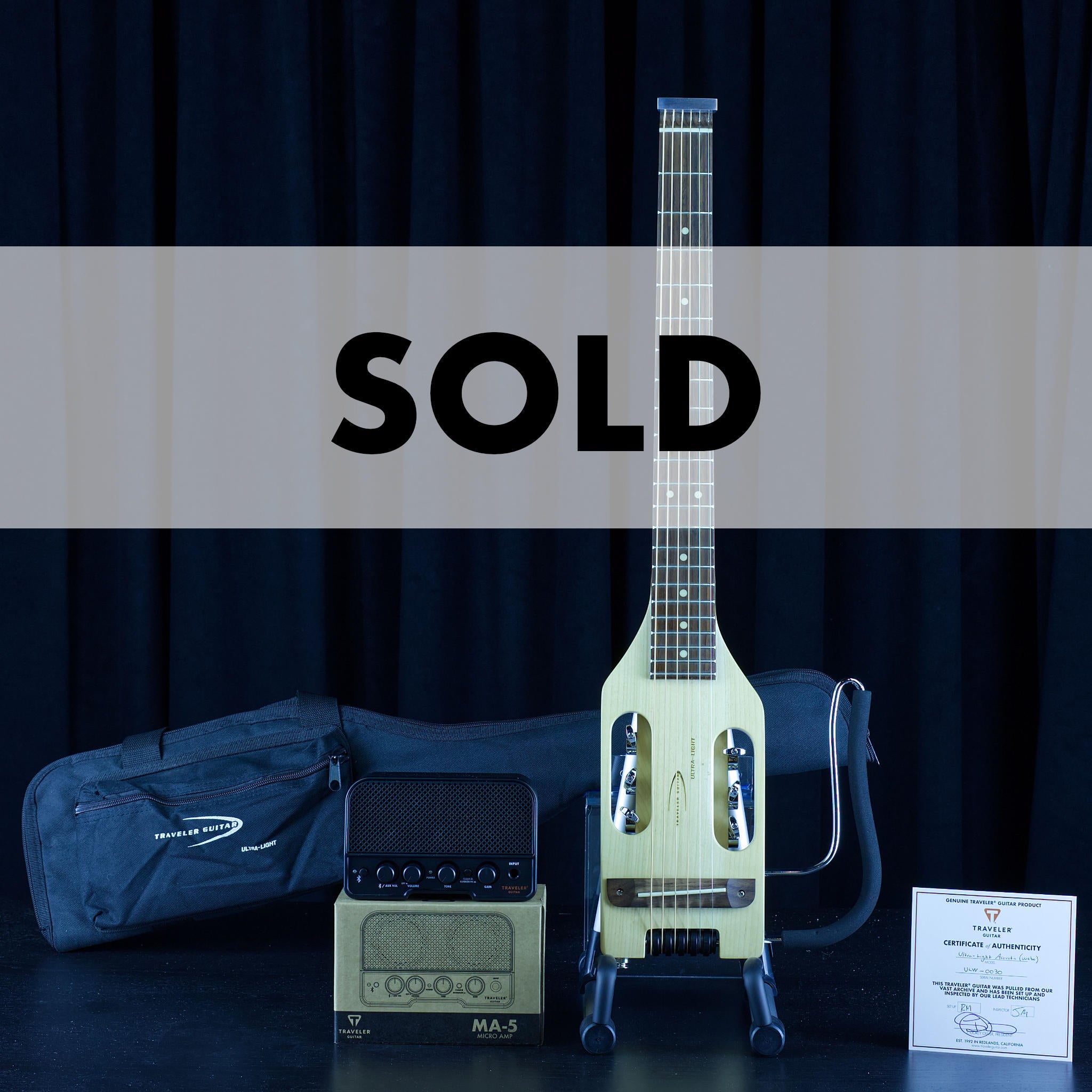 Traveler Guitar Ultra-Light Acoustic (Maple) Acoustic-Electric