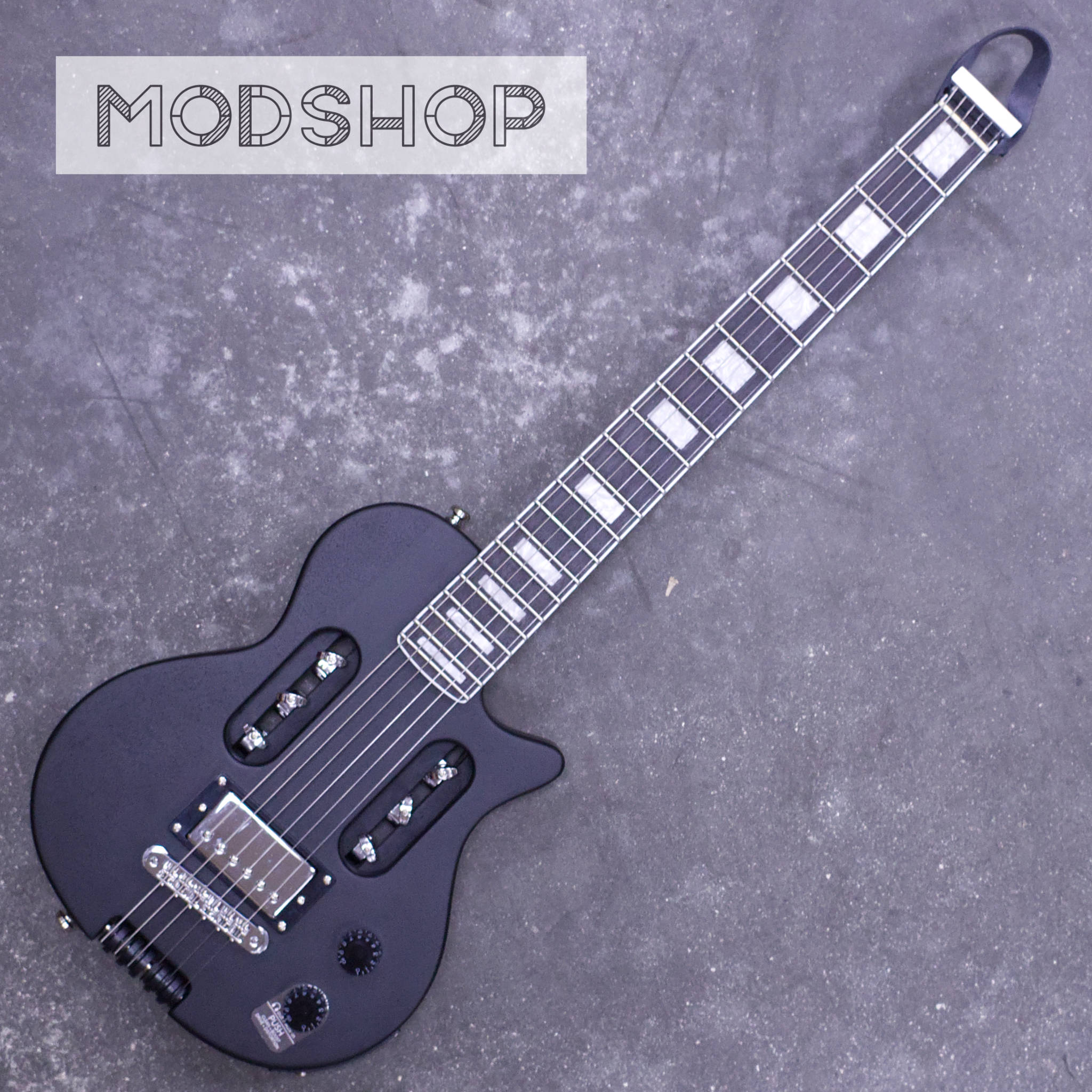 Traveler Guitar EG-1 Custom (Gloss Black/ Chrome Hardware/ E-Tuner