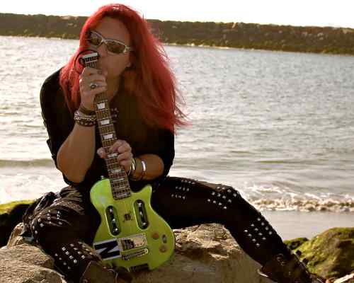 ronny_north-eg-1-Traveler Guitar®