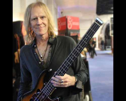 tom_hamilton_2e0d6798-86fe-4973-b69c-020486f39ab3-Traveler Guitar®